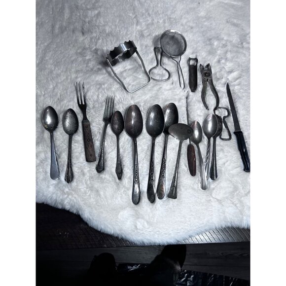Vintage silverware lot Roger etc lots of misc - Picture 1 of 6